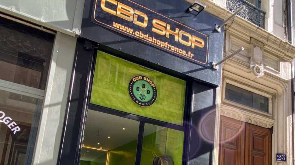 devanture enseigne magasin cbd shop france ainay lyon