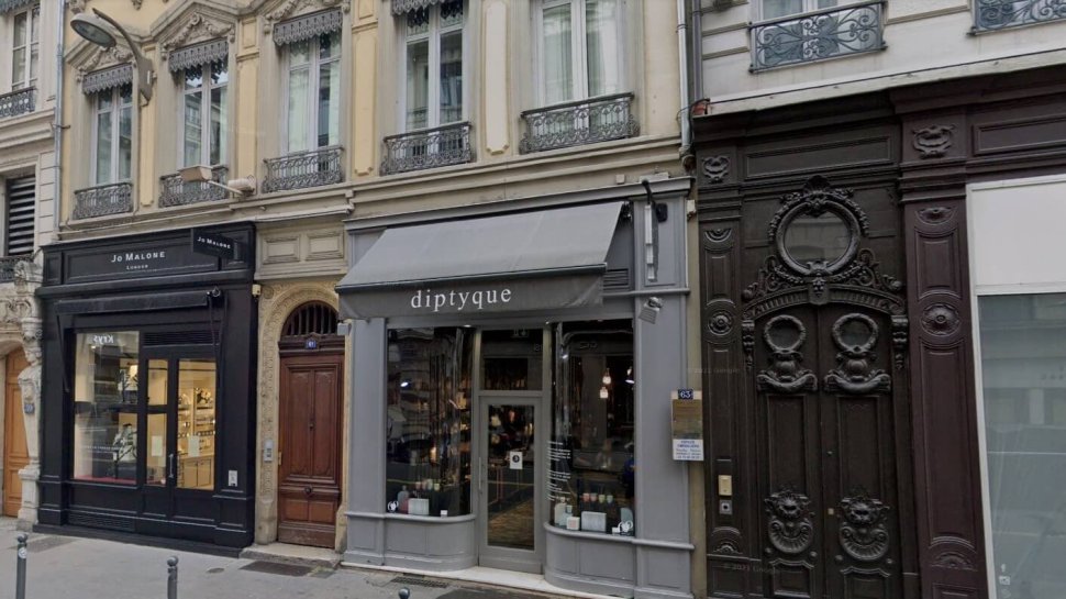 vitrine boutique bougies parfumees diptyque lyon