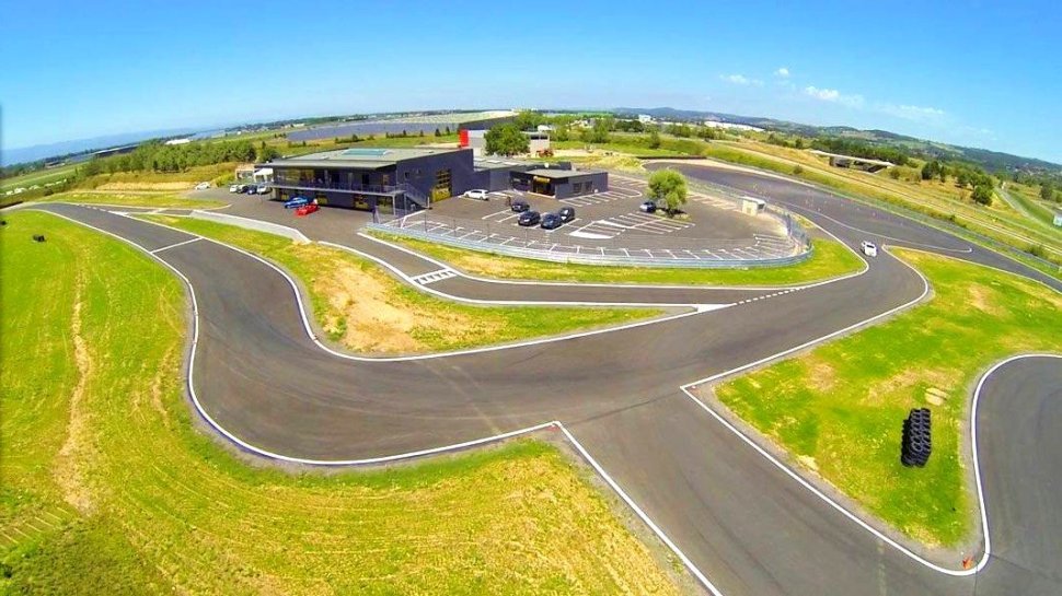 vue aerienne du circuit d andrezieux boutheon a lyon