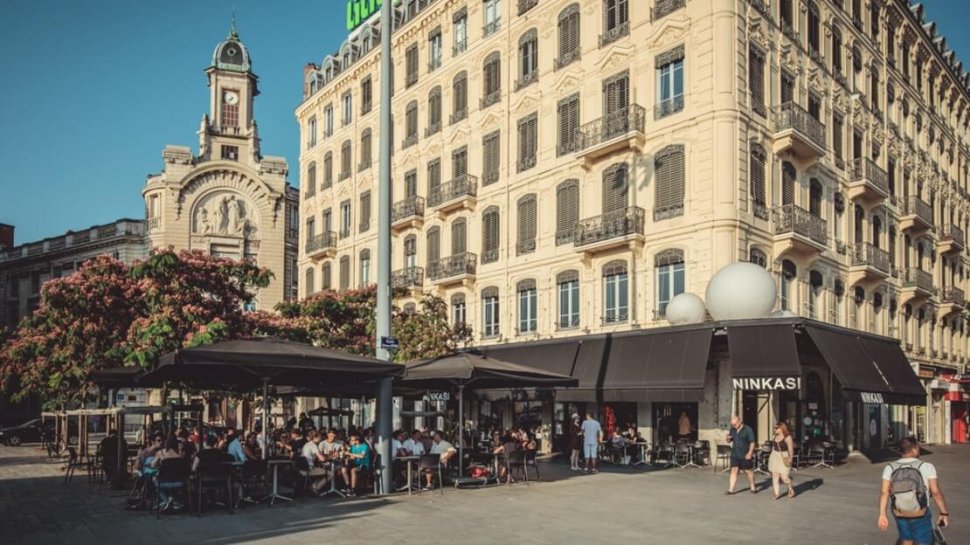 grande terrasse brasserie ninkasi place antonin jutard la guillotiere lyon