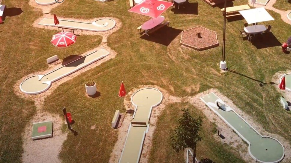 pistes mini golf montmerle sur saone vue du ciel
