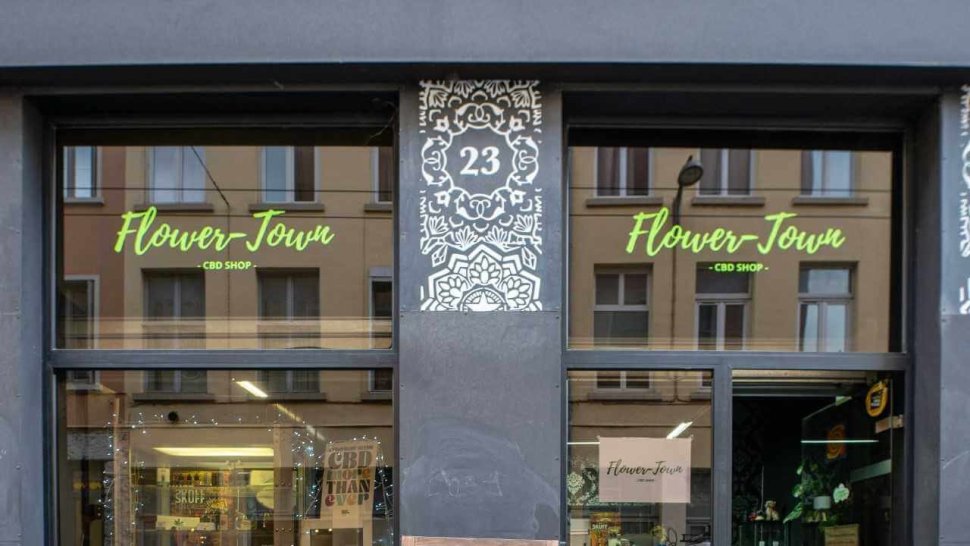 vitrine boutique flower town cbd quartier de la croix rousse a lyon