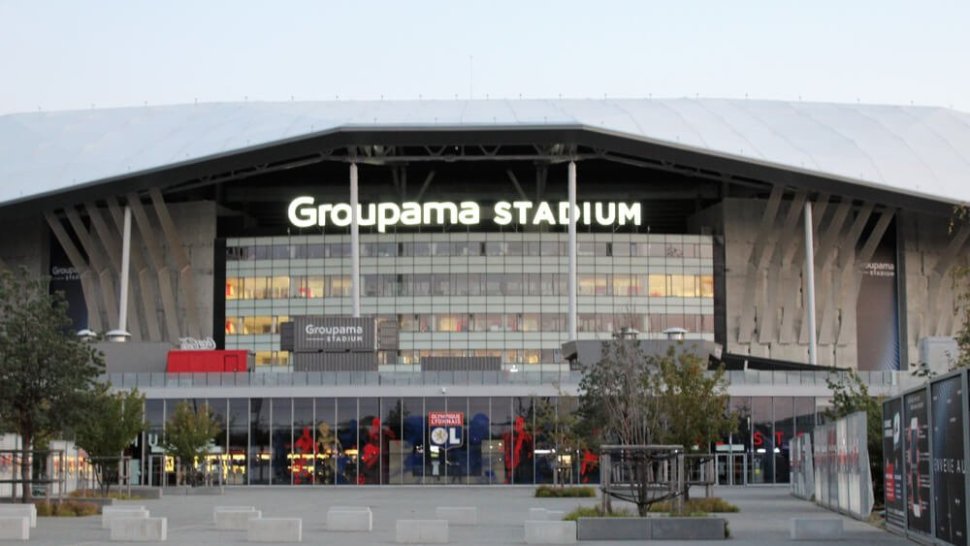 entree place devant groupama stadium lyon