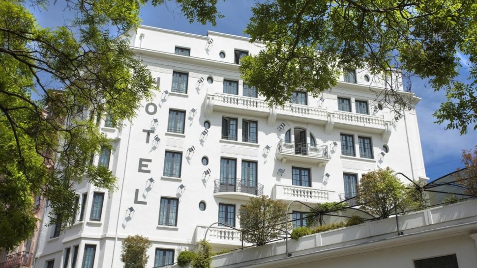 facade blanche college hotel lyon
