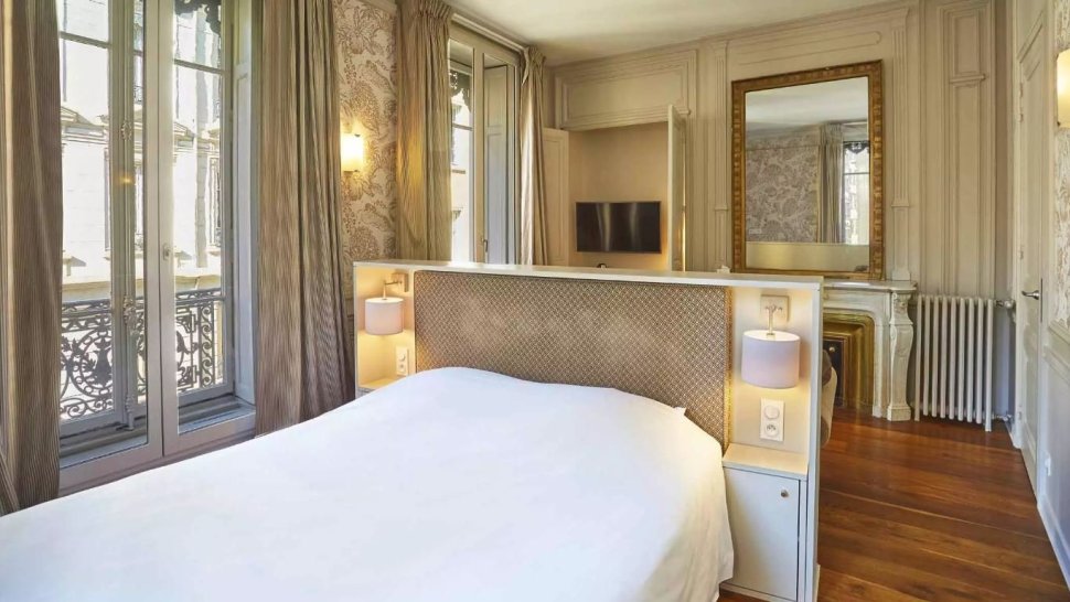 chambre cheminee moulures parquet hotel vaubecour lyon 2