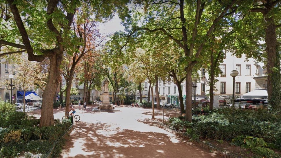 place jardin sathonay ombrage