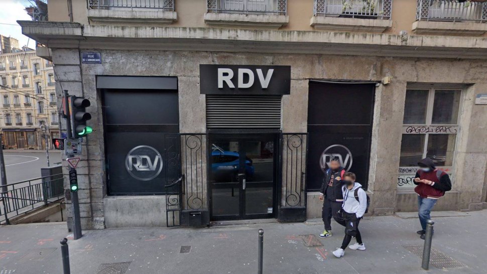 devanture bar chicha rdv lounge lyon