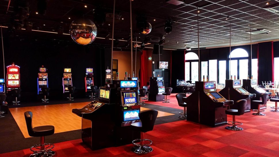 la salle des machines du casino le lion blanc a saint galmier