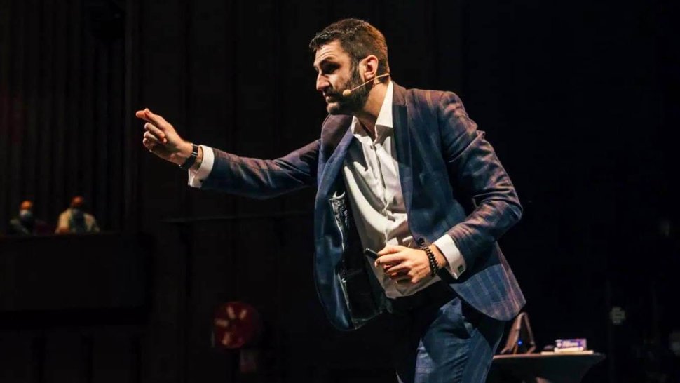 le magicien mentaliste mathieu grant en spectacle a lyon