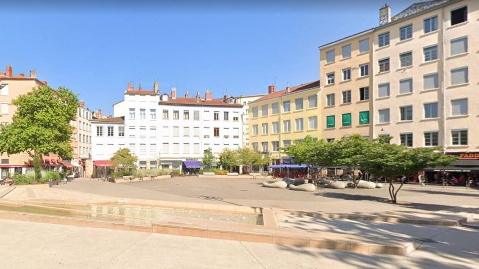 vue ensemble place des tapis lyon