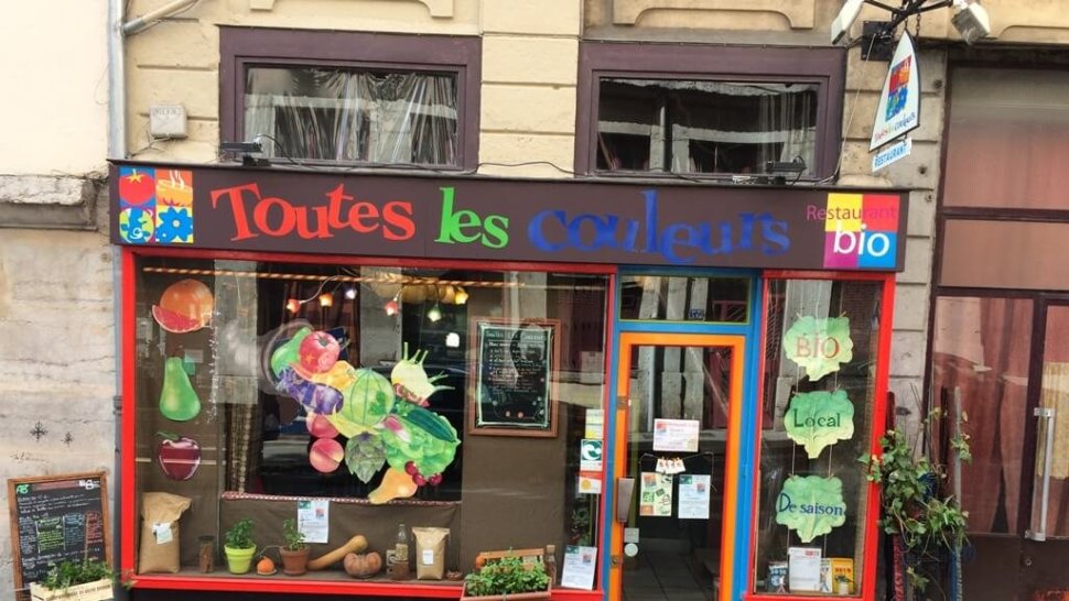 devanture restaurant vegetarien toutes les couleurs lyon