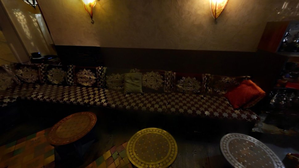 banquette pour deguster une chicha a la shisha des gones