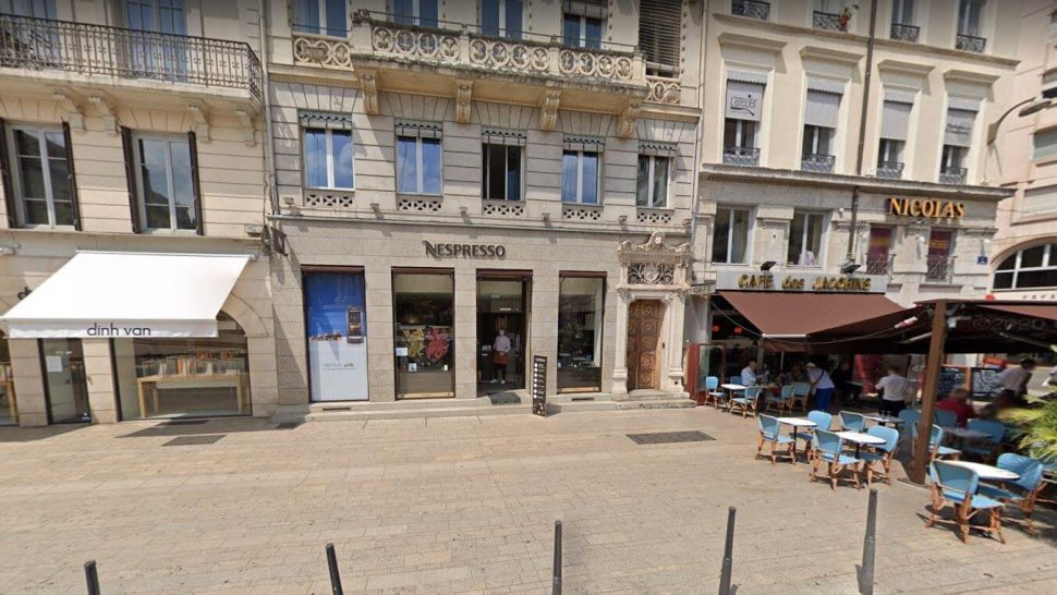 facade pierre boutique nespresso lyon 2 place des jacobins