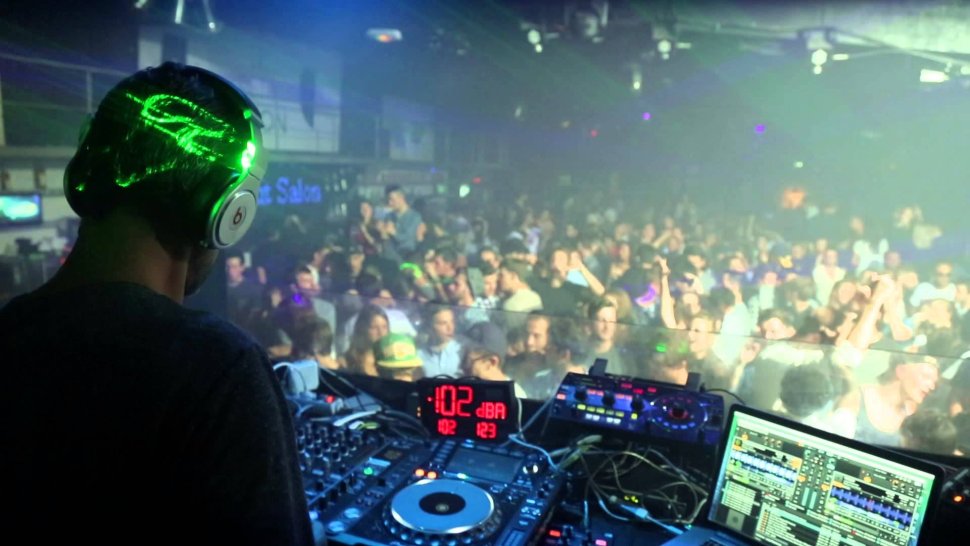 le petit salon dj set