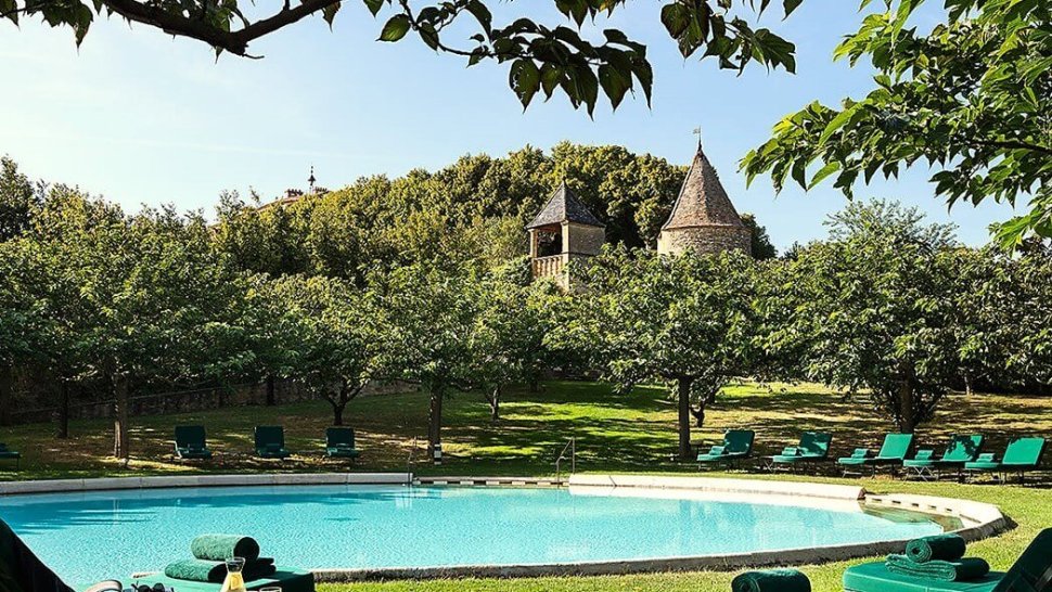 piscine exterieur hotel chateau de bagnols