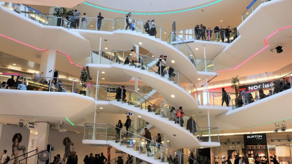 escaliers colimacon centre commercial westfield part dieu lyon