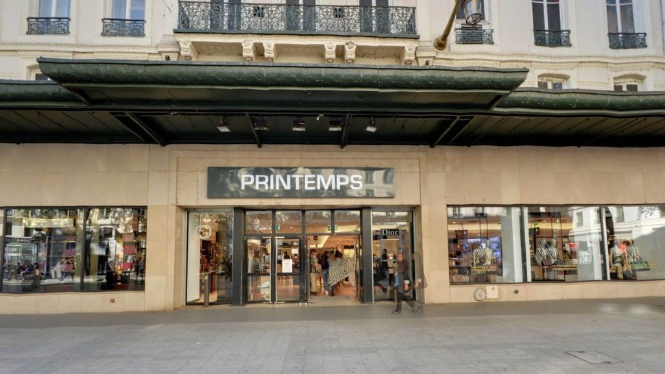 devanture printemps lyon