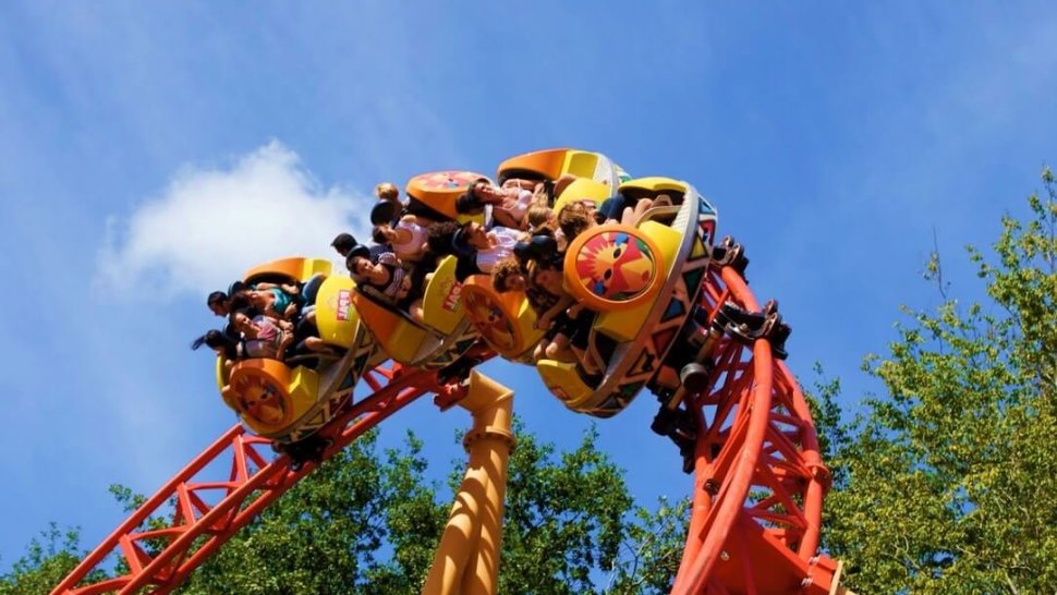 montagnes russes parc attraction le pal