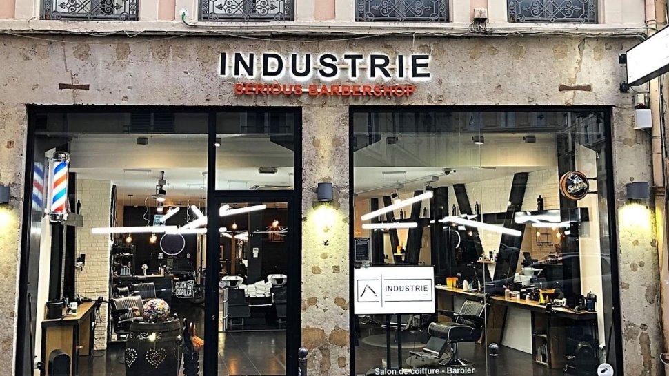 vitrine industrie barbershop lyon cordeliers