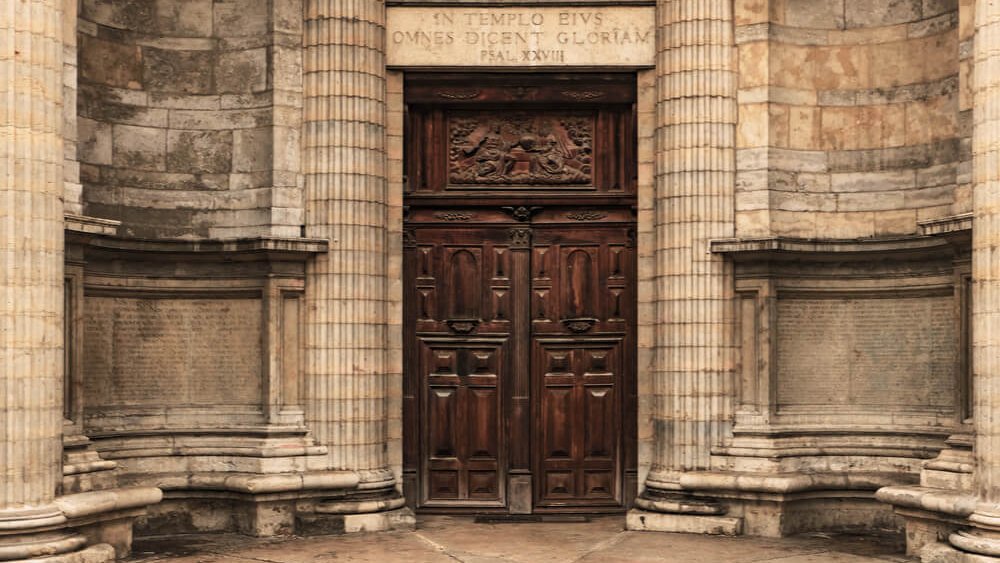 double porte bois colonnes entree eglise saint nizier lyon