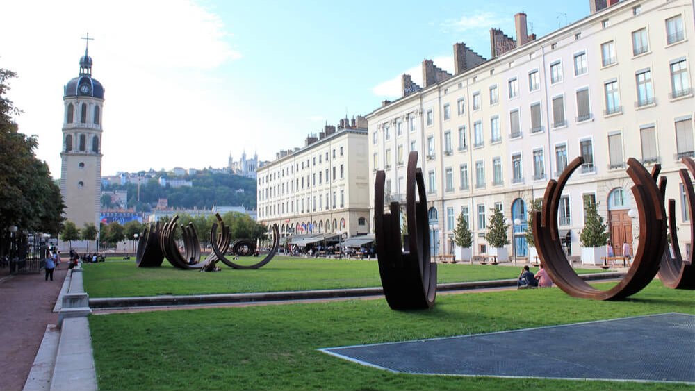 sculptures place antonin poncet lyon