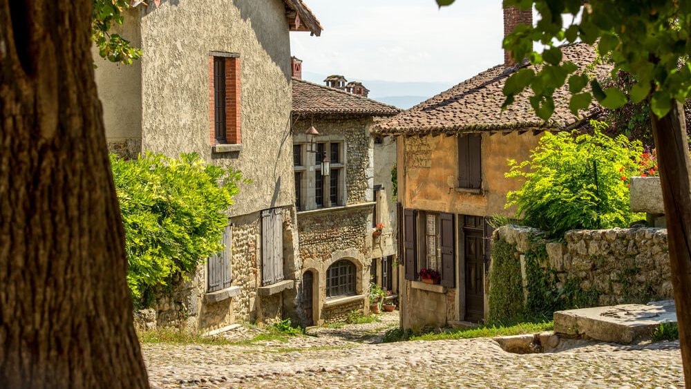 rue pente village medieval perouges