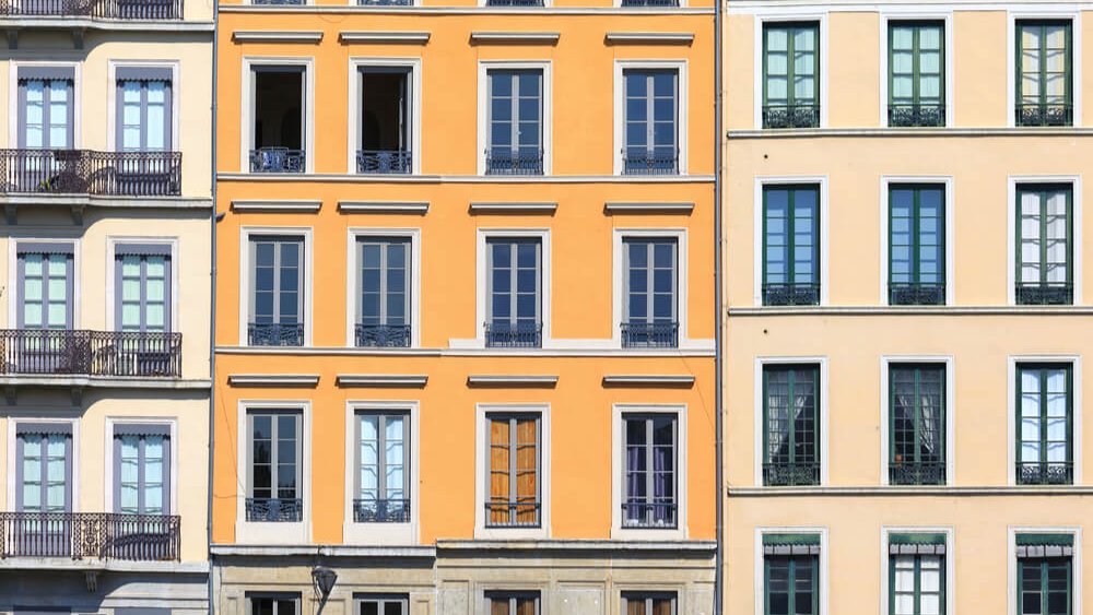 facade fenetre lyonnaise a la francaise