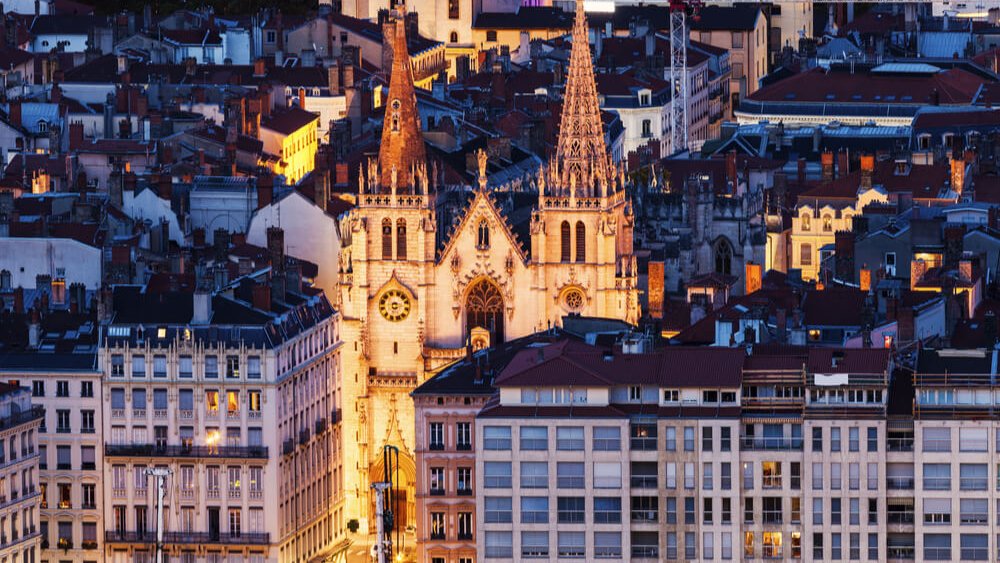 eglise saint nizier lyon eclairee nuit