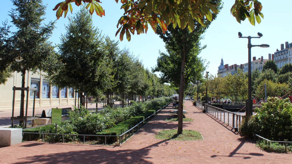 jardin promenade place bellecour lyon