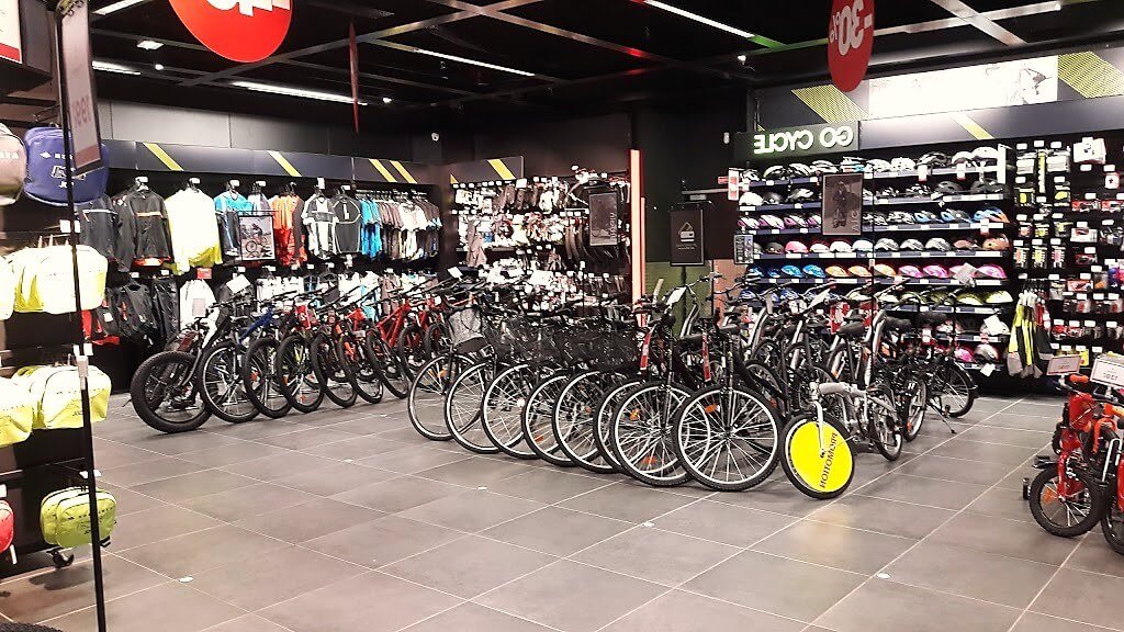 espace cycles et velos dans le magasin go sport du centre westfield la part dieu