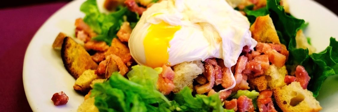 salade lyonnaise oeuf poche lardons croutons