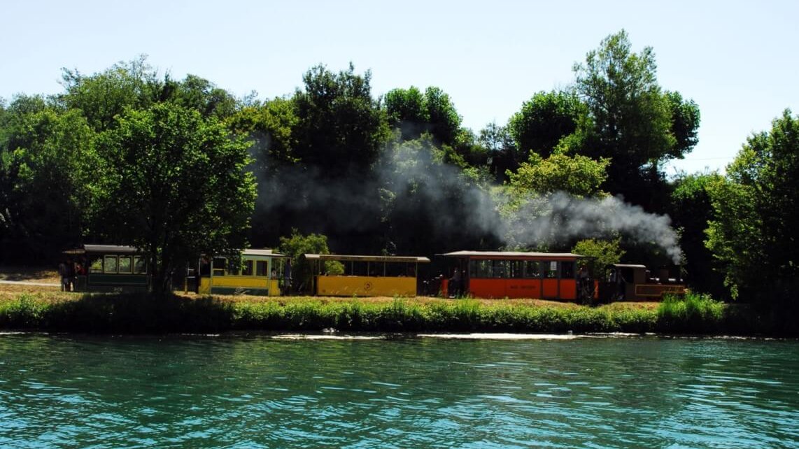 locomotive a vapeur chemin de fer touristique du haut rhone