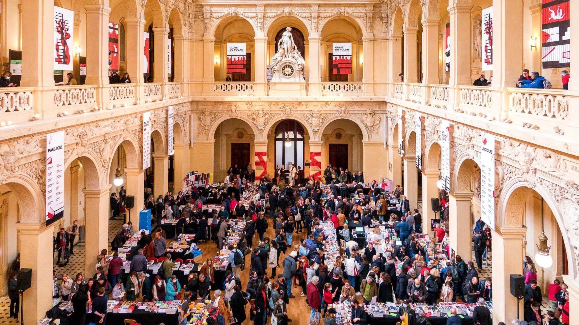 hall principal du palais de la bourse a l occasion du festival international quai du polar a lyon 2