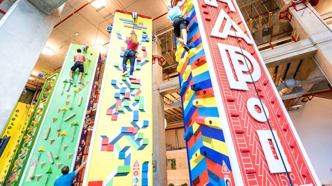 mur d escalade de la salle d escalade et accrobranche hapik a lyon