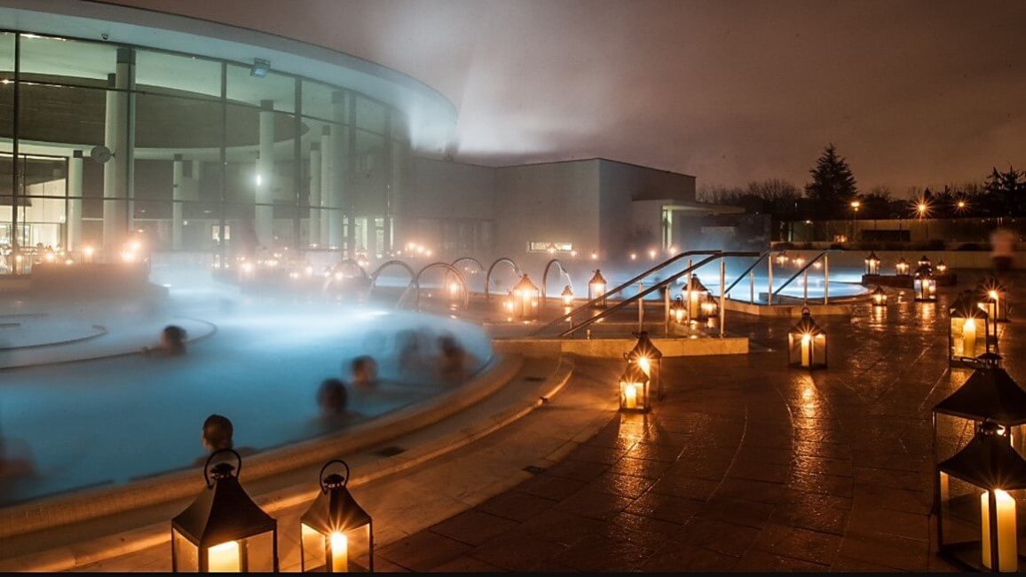 illuminations piscine exterieure chauffee centre balneo caliceo lyon