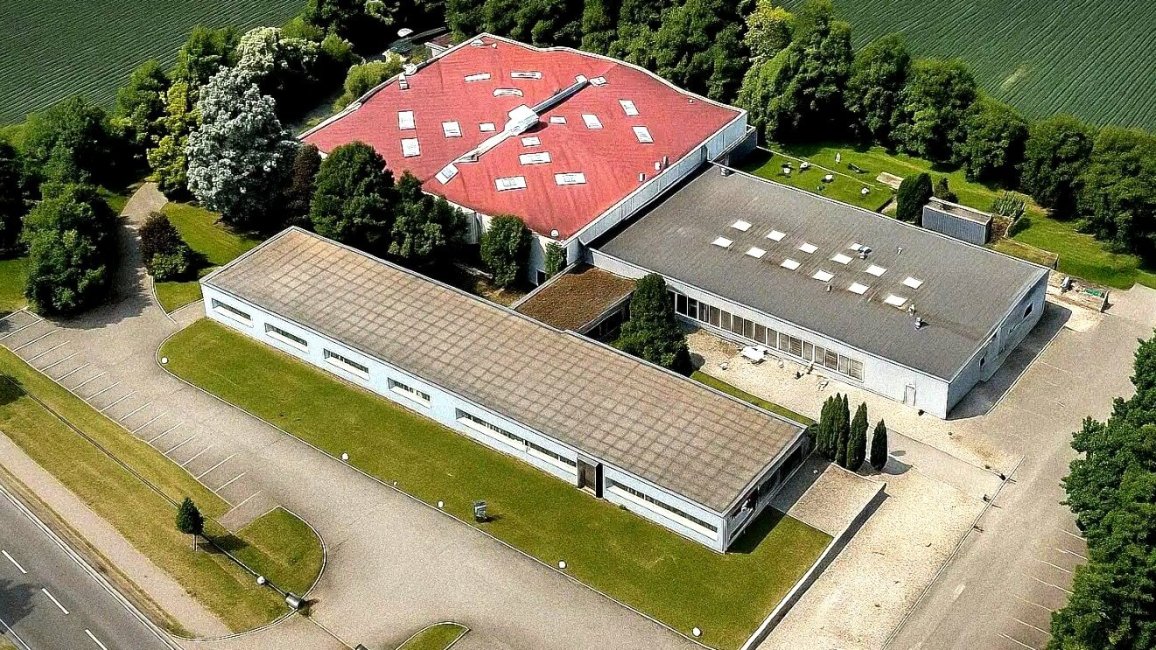 nouveau hub logistique de la vape pour peexweb a st priest