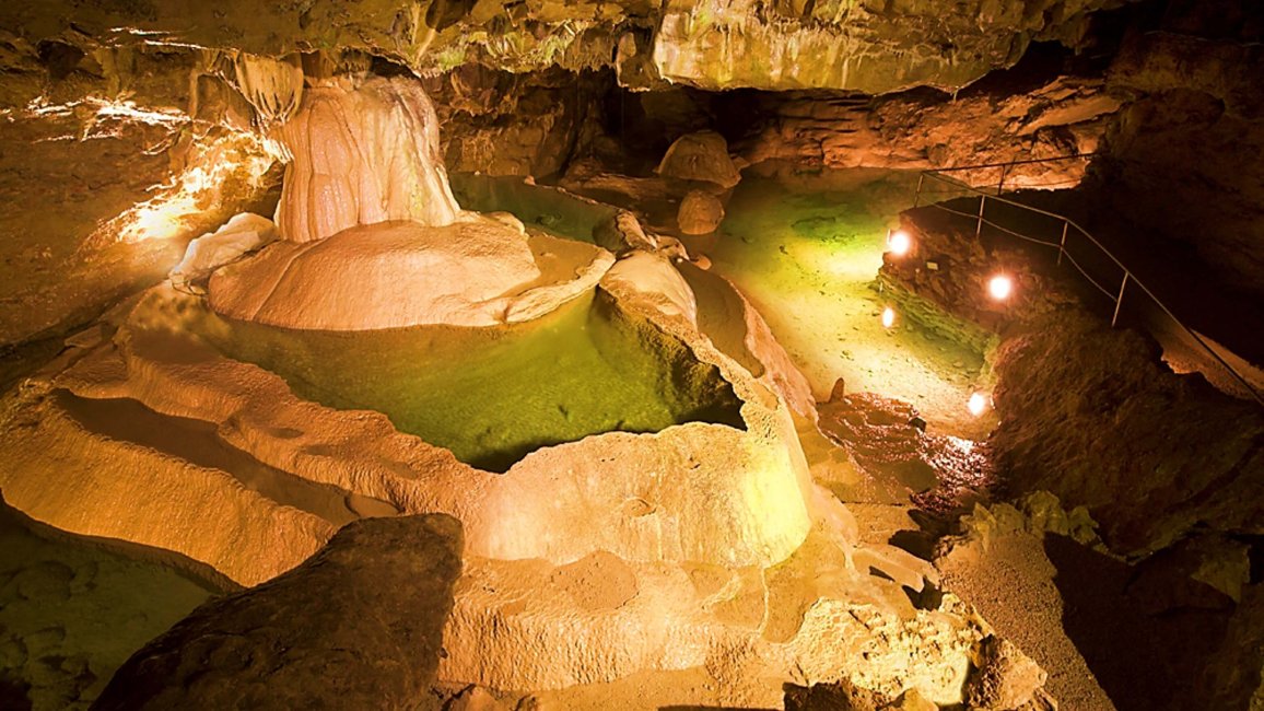 riviere souterraine grottes de la balme