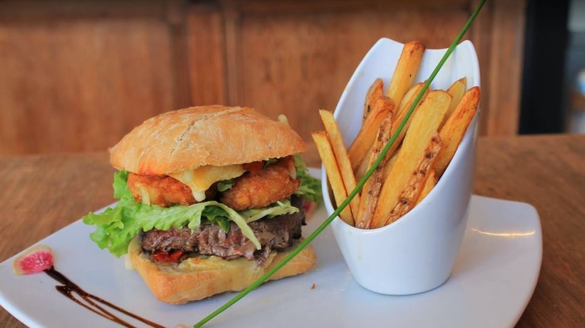 burgers frites maison cafe du gros caillou lyon