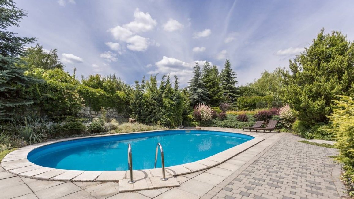 amis-lyonnais-preparez-l-ete-2021-des-maintenant-en-installant-une-piscine