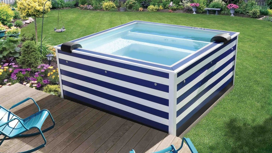 piscine-hors-sol-ultra-compacte-en-cube