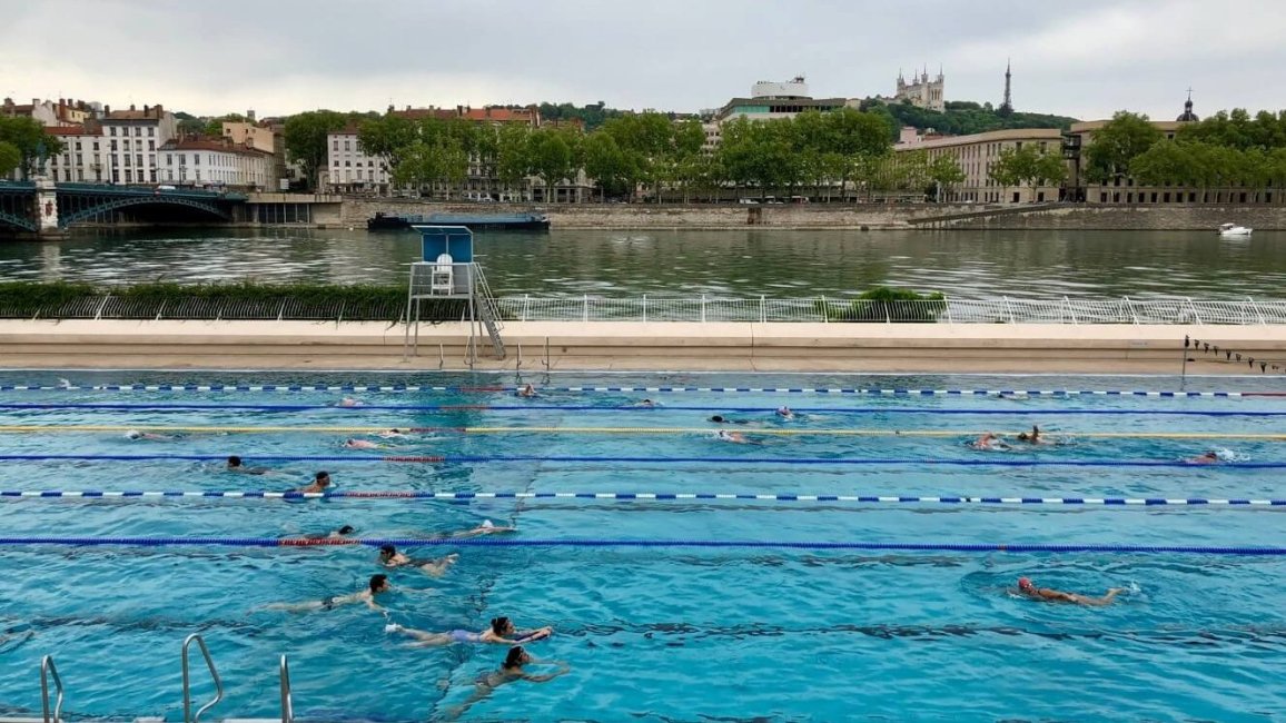 piscine publique au bord du rhone centre nautique tony bertrand lyon