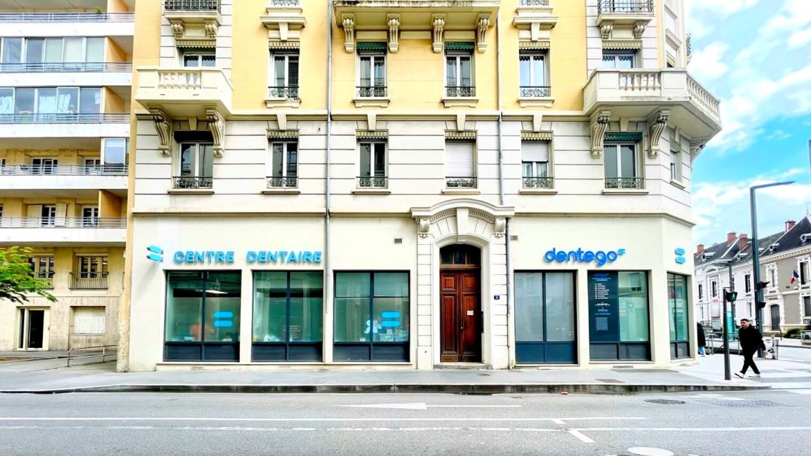facade du centre dentaire dentego a lyon 2 republique