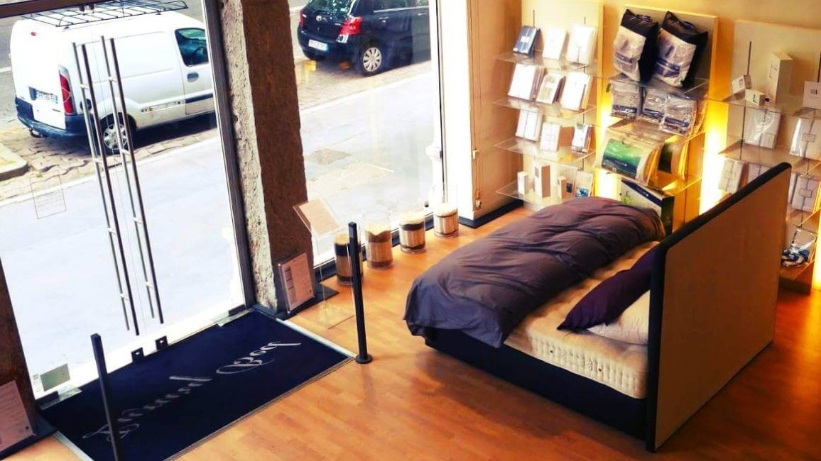 entree du magasin de matelas de luxe luxury bed a lyon