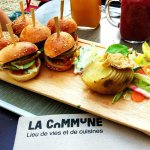 plat d humbergers et salade propose a l aire de restauration la commune a lyon