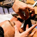 soin de la barbe au salon de coiffure barbier les hommes d abord a lyon