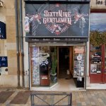 devanture du salon sixtynine gentlemen barber tatoueur a lyon