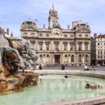 vue hotel ville fontaine bartholdi place des terreaux lyon