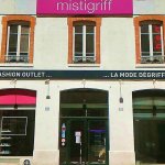 devanture et facade du magasin discount mistigriff sur le cours lafayette a lyon