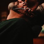 soin de la barbe au salon lincoln barber a lyon