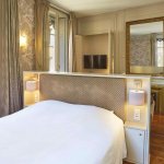 chambre cheminee moulures parquet hotel vaubecour lyon 2